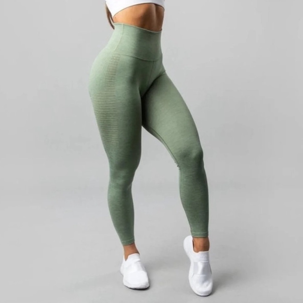 Alphalete Halo Leggings In Sage Green Gem